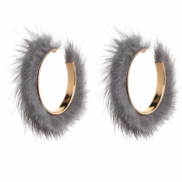 Last Chance! Zara Fur Hoop Earrings gray color - Picture 8 of 8